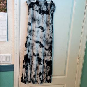 Black and white tie dye maxi skirt.